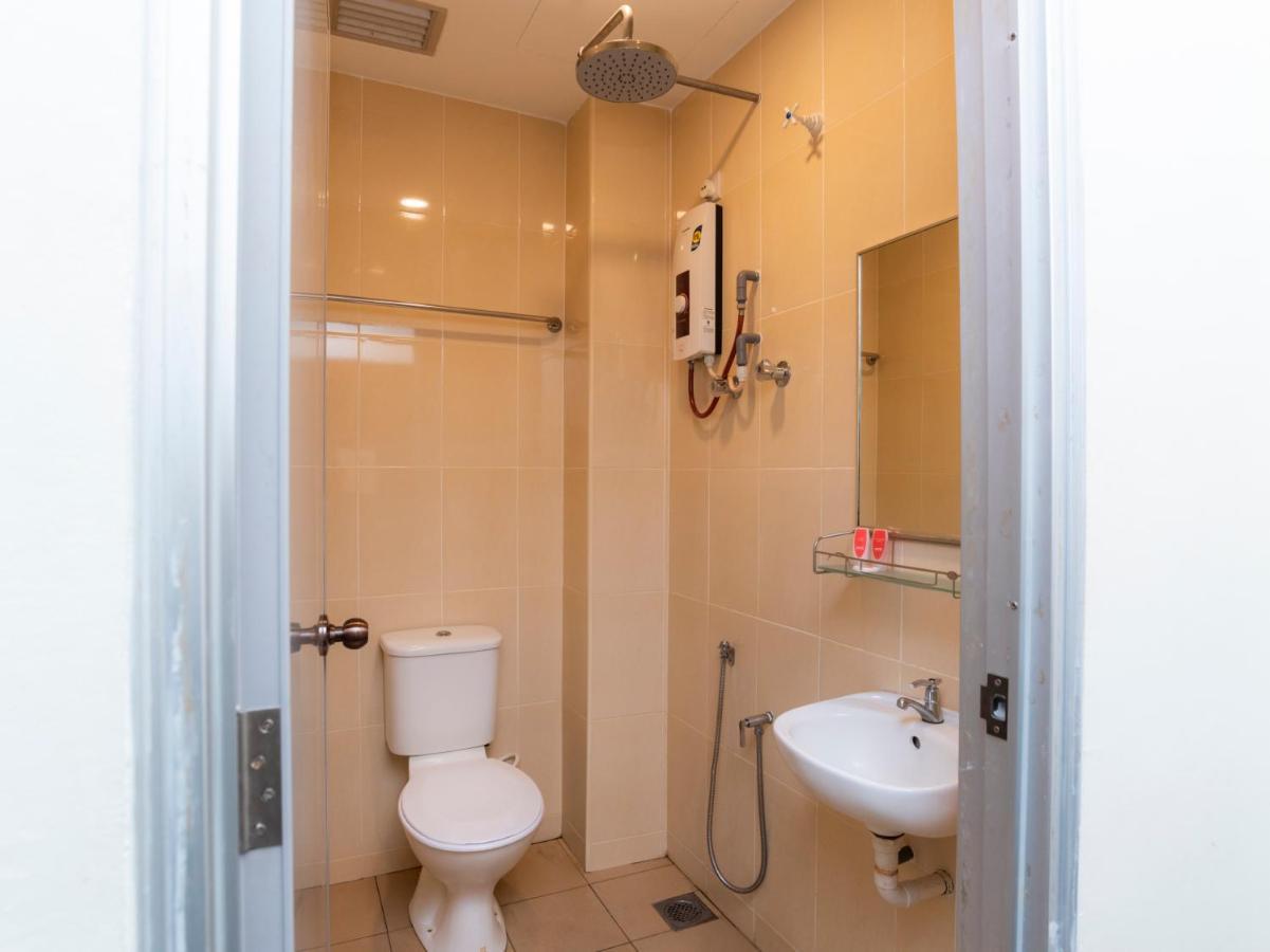 Oyo 44095 Bluewater Hotel Mersing Kültér fotó