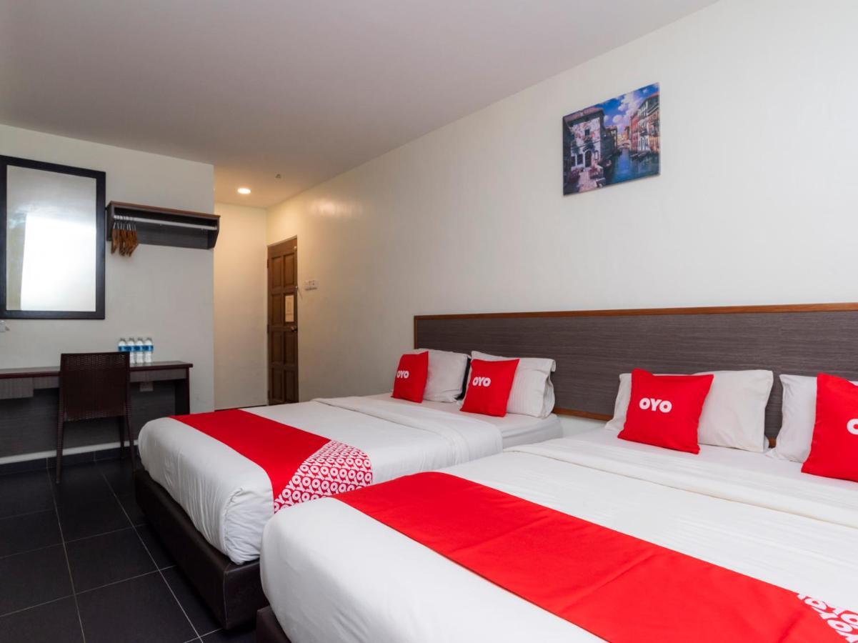 Oyo 44095 Bluewater Hotel Mersing Kültér fotó